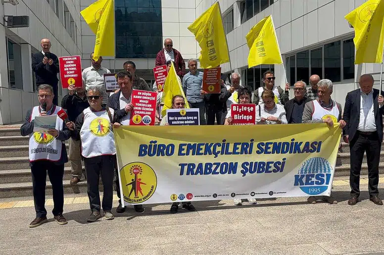 Kamu Emekçileri Geleceğinden Endişeli: "Tam Sigorta" Talebi Yükseliyor