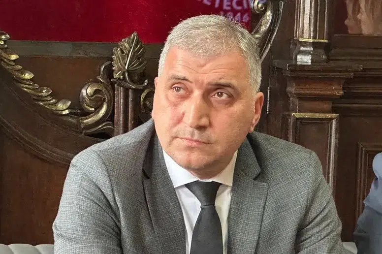 CHP Ortahisar'da Demokrasi İçin Dayanışma Nöbeti Düzenledi