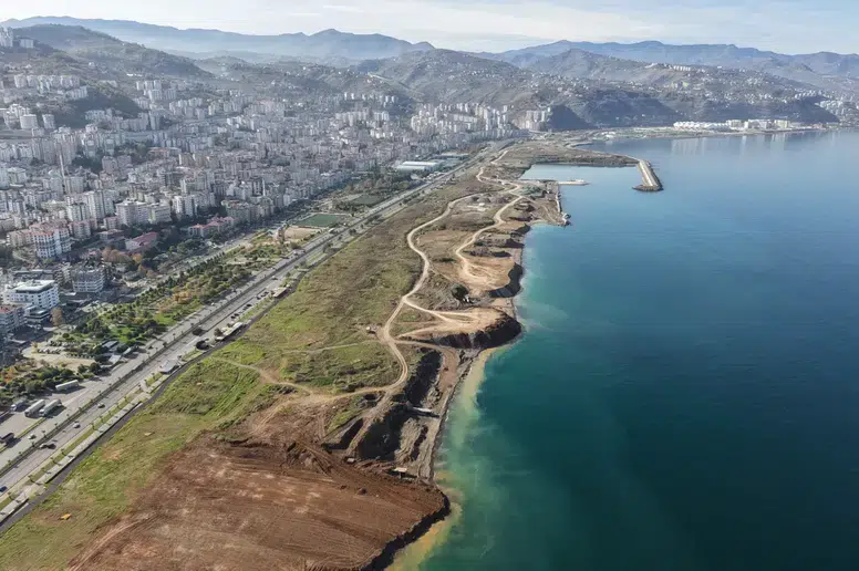 Trabzon'da Uzunkum Dolgu Projesi Heyelan Tehditini Tırmandırıyor