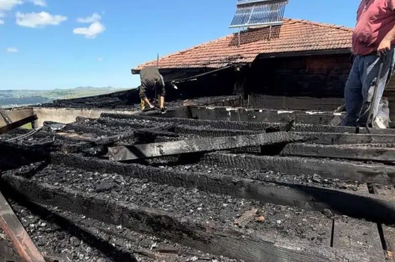 Kumru'daki Yangın Erken Müdahale ile Söndürüldü, Bina Ağır Hasar Gördü