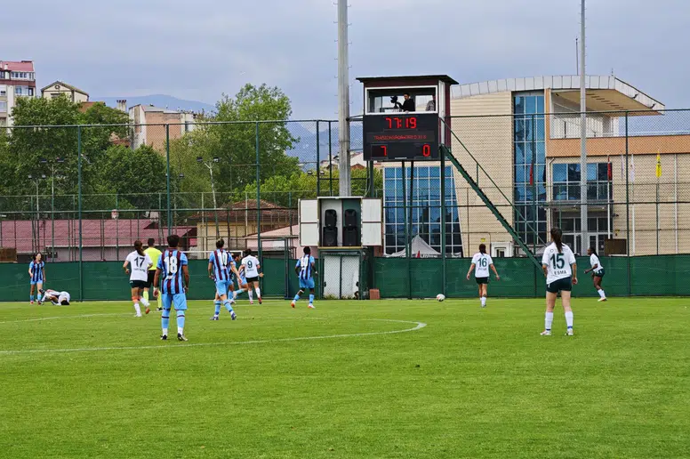 Trabzonspor Kadın Futbol Takımı, Giresun'u 10-0 Mağlup Etti!