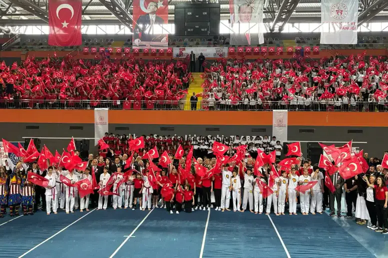 Trabzon'da 19 Mayıs Gençlik ve Spor Bayramı Heyecanla İzlendi!