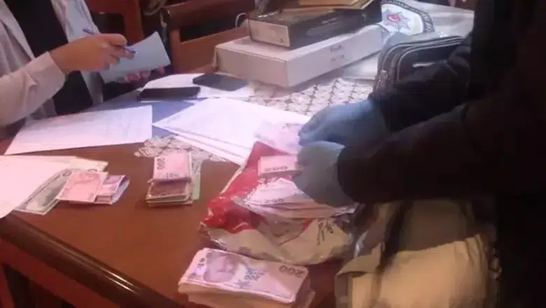 Eskişehir'de FETÖ/PDY'nın Kadın Yapılanmasına Baskın Düzenlendi