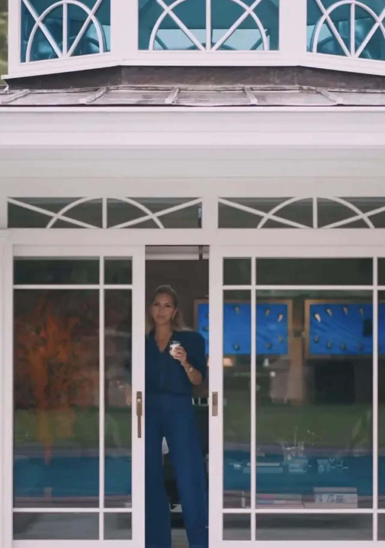 Arzu Sabancı, Kahve Makinesi Reklamıyla Beğeni Topladı 3