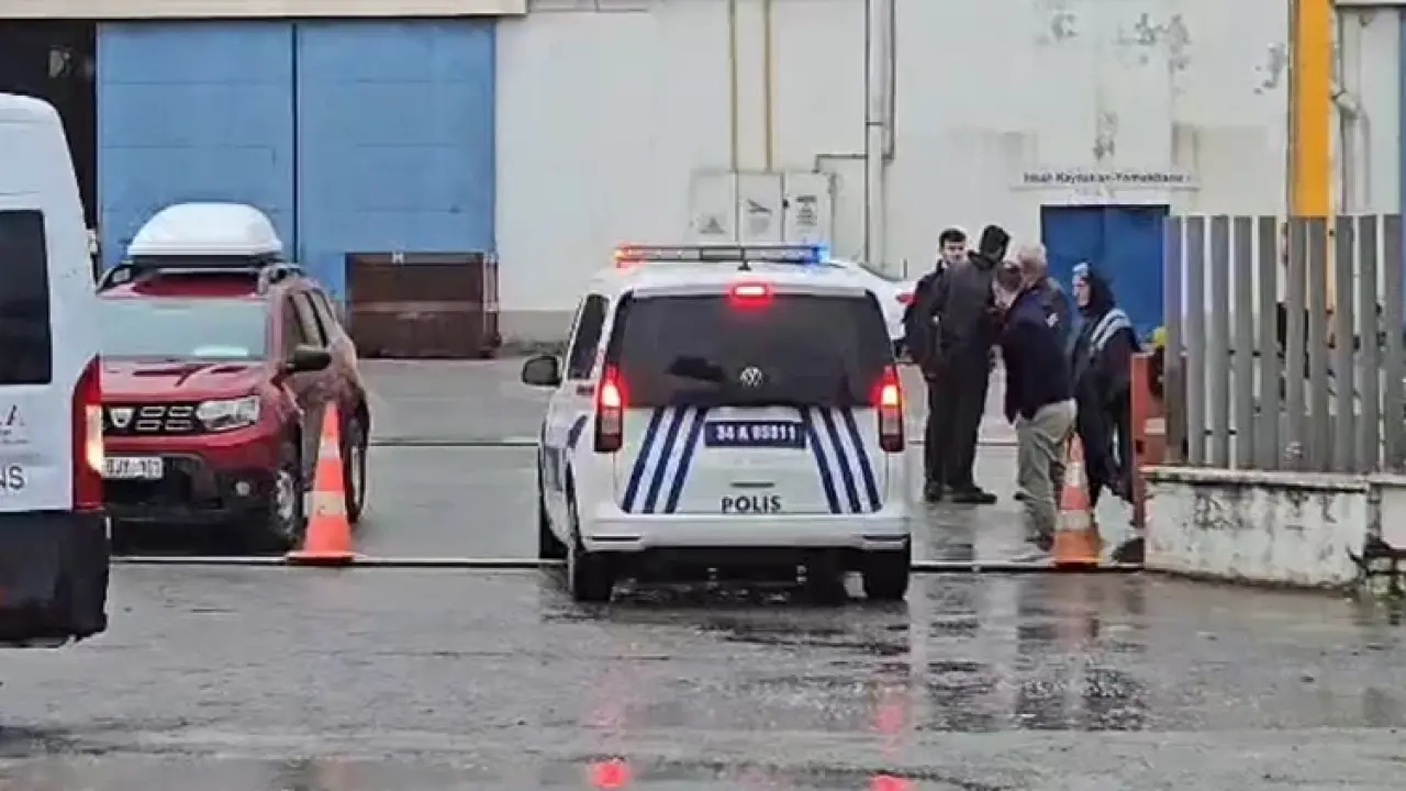 Tuzla Tersaneler Bölgesi'nde gemi kazası